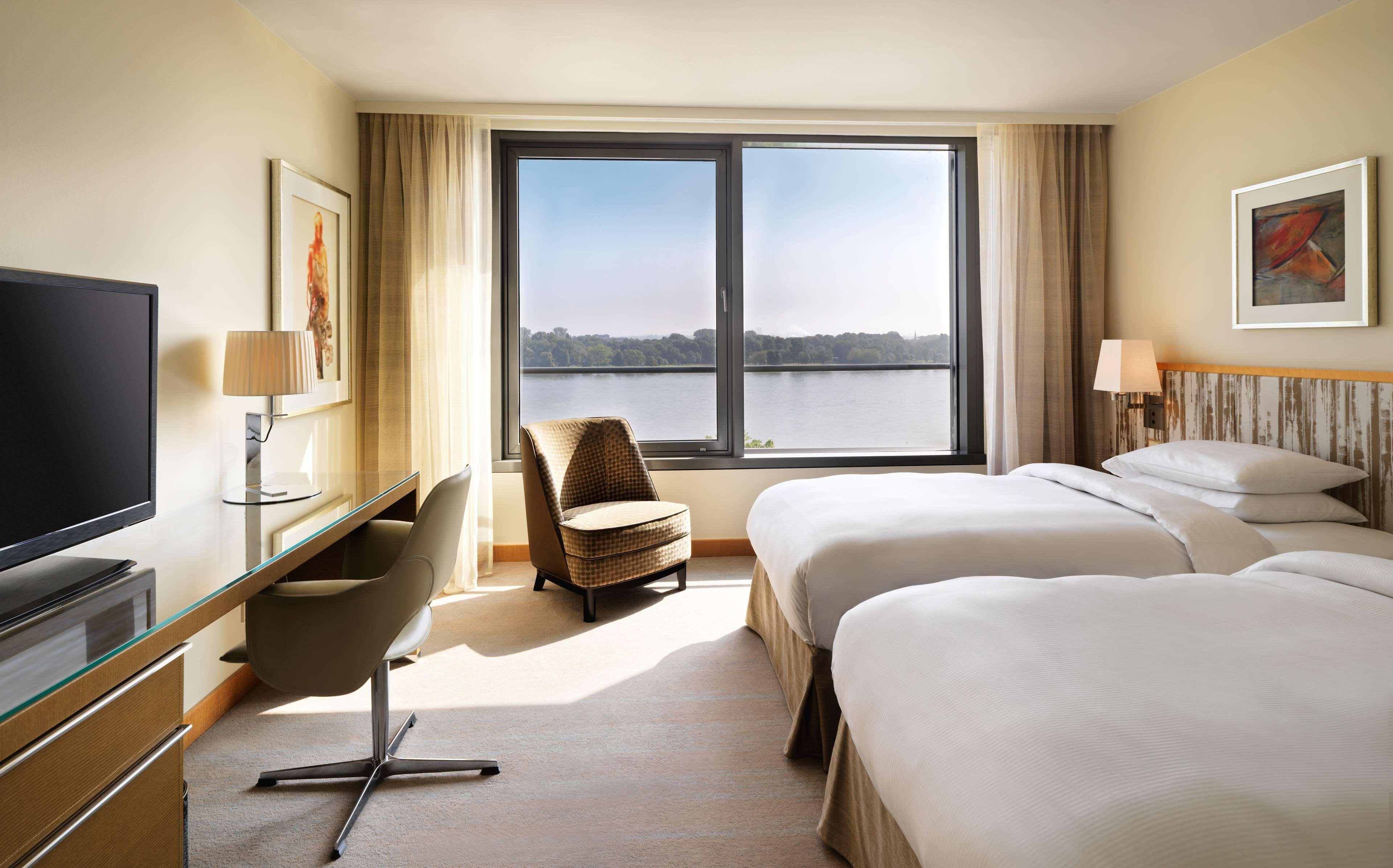 Hyatt Regency Mainz Exterior foto A room at the hotel